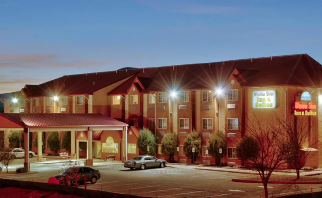 Western Skies Inn & Suites Los Lunas Exteriör bild