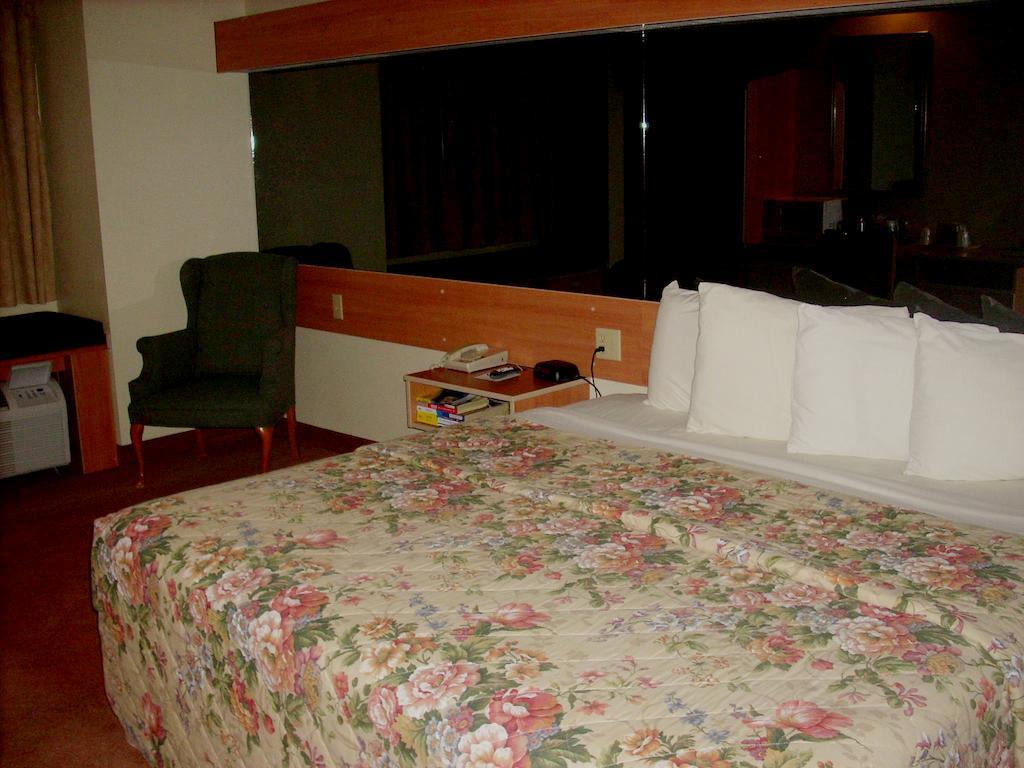 Western Skies Inn & Suites Los Lunas Exteriör bild
